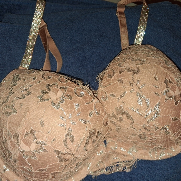 Victoria's Secret Shimmering Lace Bra in Tan - Picture 5 of 5